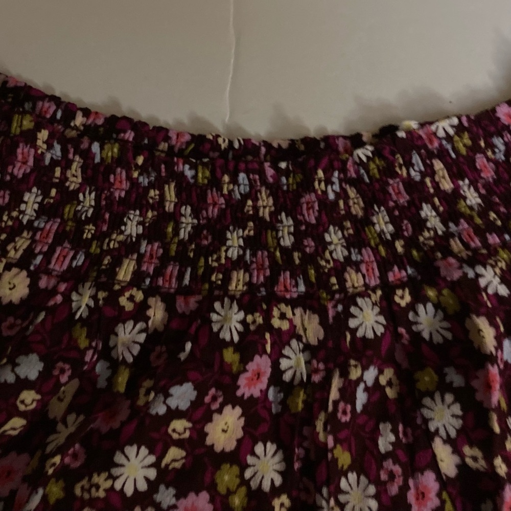 New Victoria’s Secret large flowing smocked shorts - Picture 3 of 5
